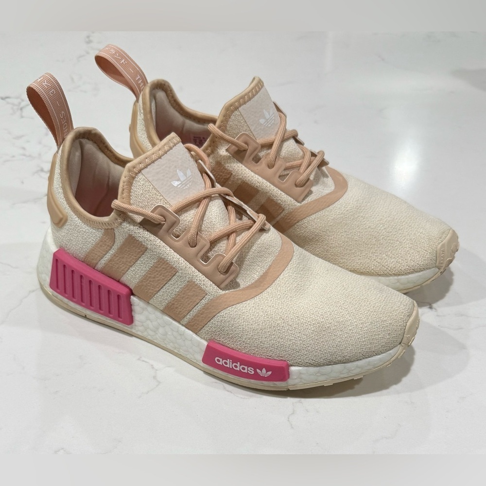 Adidas NMD R1 GZ7998 Wonder White / Halo Blush Pink Women’s Size 7